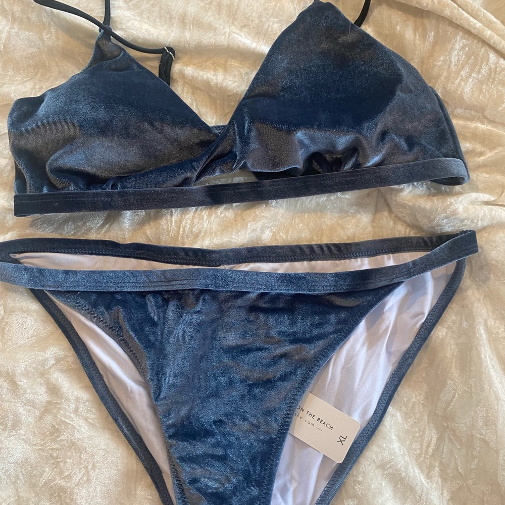 Blue velvet bikini from cupshe! Never worn